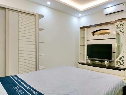 Son Thinh Three Bedroom Apartment