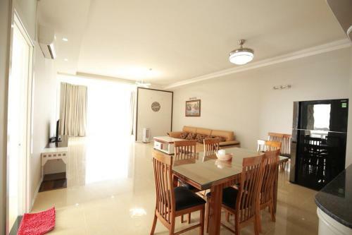Son Thinh Three Bedroom Apartment