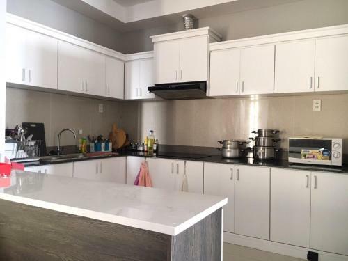 Son Thinh Three Bedroom Apartment