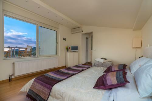 Legrena Beach Villa