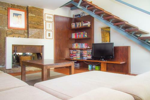 Liiiving In Caminha | Oak Tree Chill House
