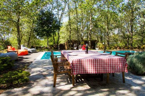 Liiiving In Caminha | Oak Tree Chill House