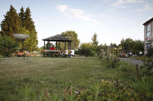 Hotel H�tel La Rocade