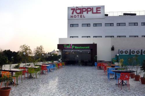 7 Apple Hotel