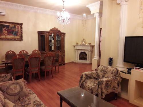 Apartamento 28 Maj Street Neft Akademia