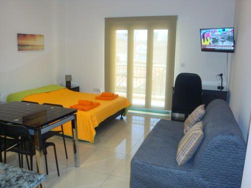 New City Center Luxury Apartment