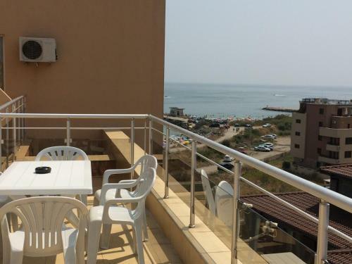 Golden Sea View Apartments