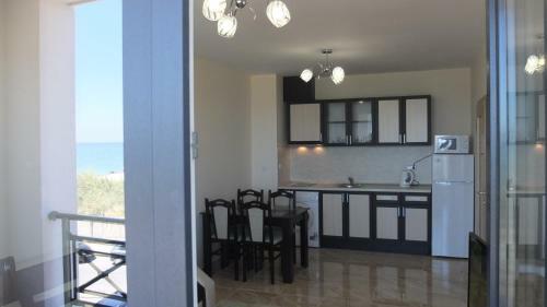 Golden Sea View Apartments