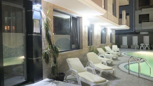 Golden Sea View Apartments