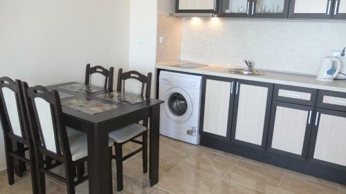 Golden Sea View Apartments