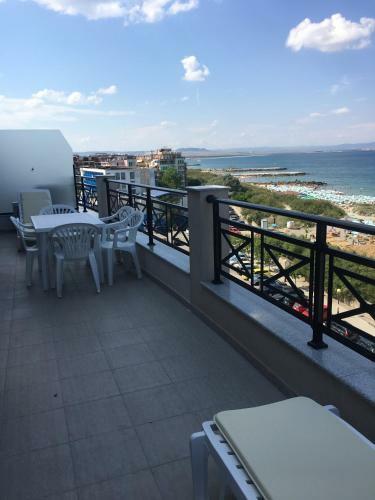 Golden Sea View Apartments