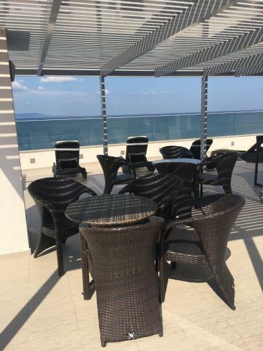 Golden Sea View Apartments