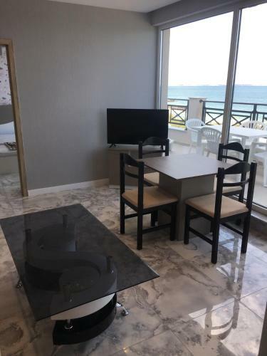 Golden Sea View Apartments