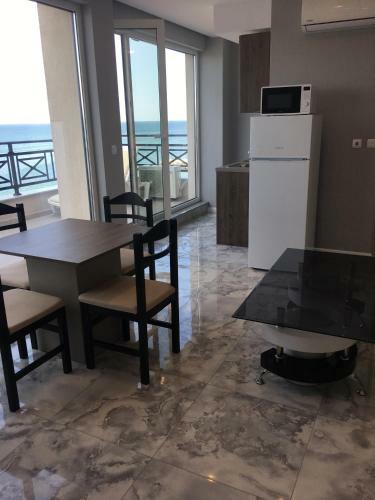 Golden Sea View Apartments