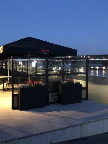 De Sampan Hotel