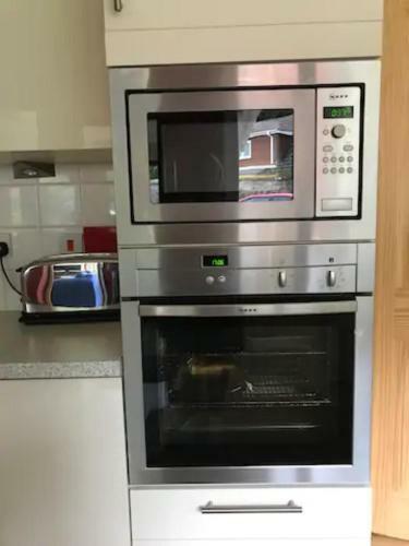 Home Comforts In Peaceful 2 Acres