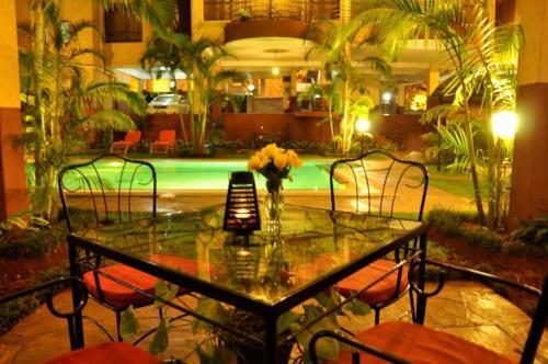 Hotel Cerenata Gardens Suites