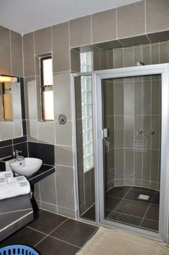 Hotel Cerenata Gardens Suites