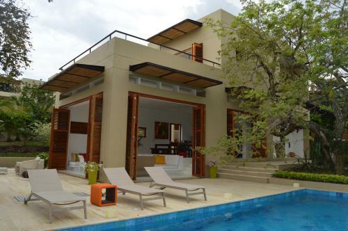 Casa Anapoima Kubik Aqua