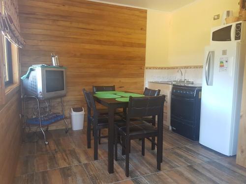 Caba�as Del Lago Huillinco