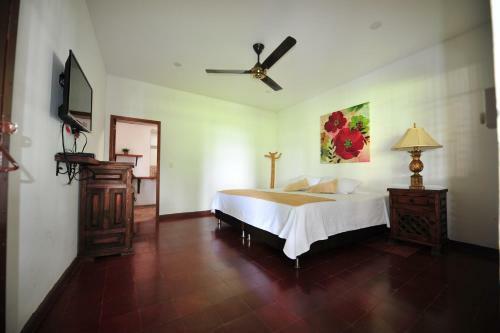 Hotel Hacienda Corcega
