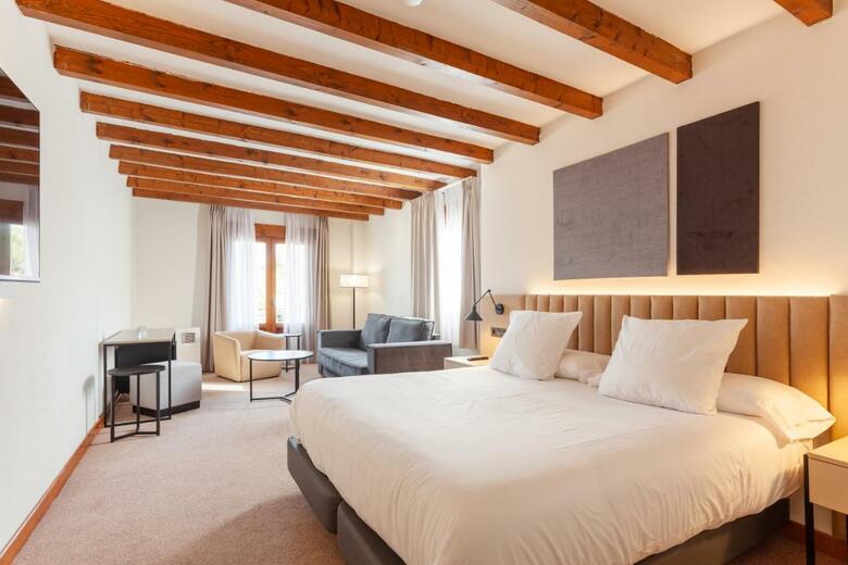 Dwo Rioja Wine Hotel
