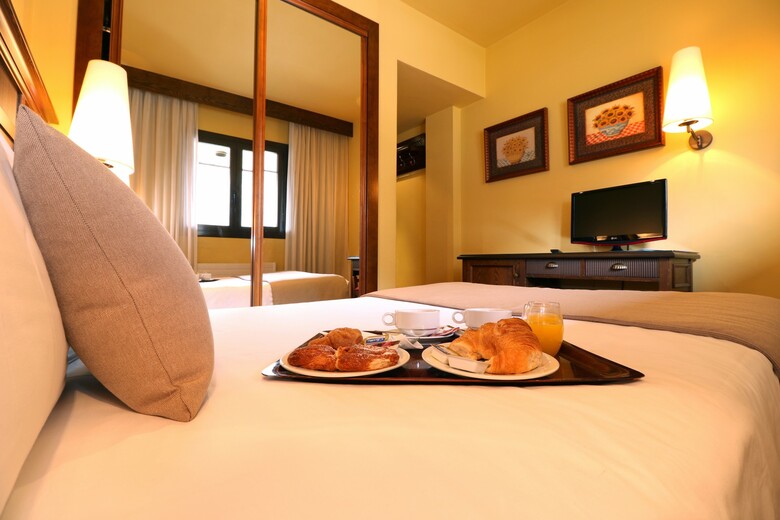 Hotel Rvhotels Tuca
