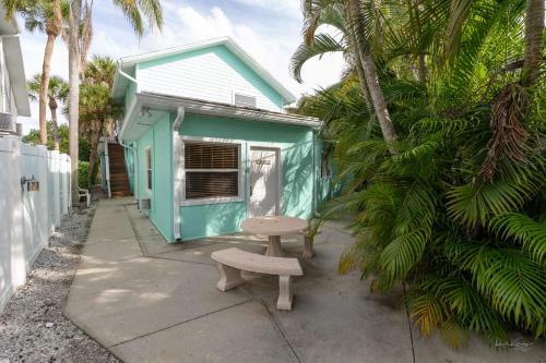 Hostal Village House Siesta Key