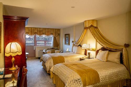 Hotel The Avenue Plaza