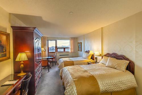 Hotel The Avenue Plaza