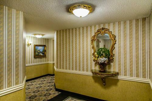 Hotel The Avenue Plaza