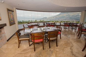 Hotel Medina Del Lago
