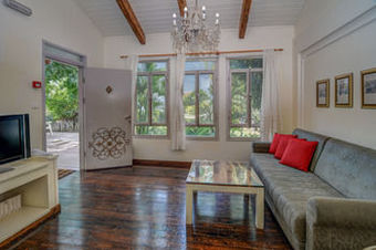 Bed & Breakfast The White Cabins - Home