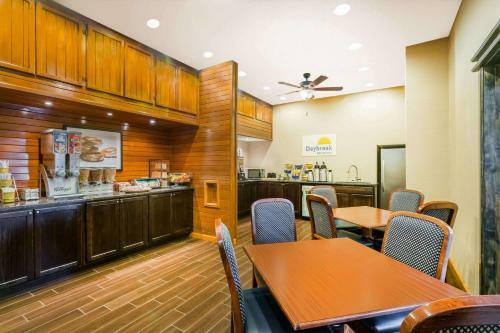 Hotel Days Inn Jane Lew Weston Area
