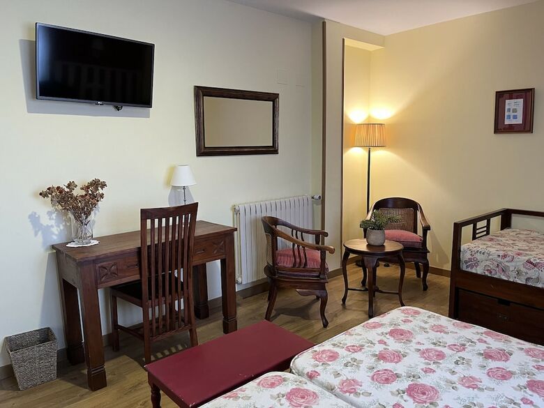 Hotel Colonial De Santillana