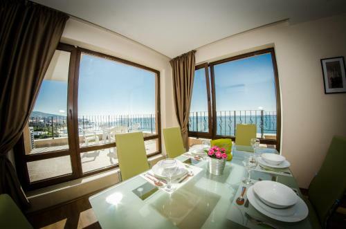 Hotel Premier Fort Cuisine - Full Board