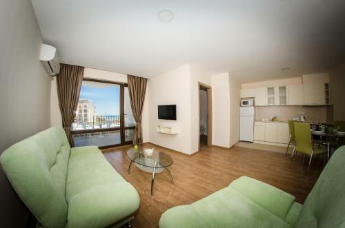 Hotel Premier Fort Cuisine - Full Board