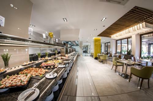 Hotel Premier Fort Cuisine - Full Board