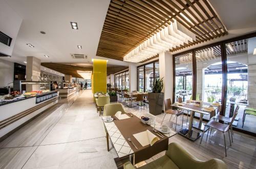 Hotel Premier Fort Cuisine - Full Board