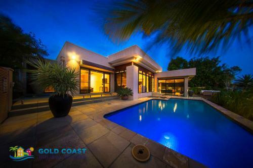 Holiday Home Grandeur On Bay Three