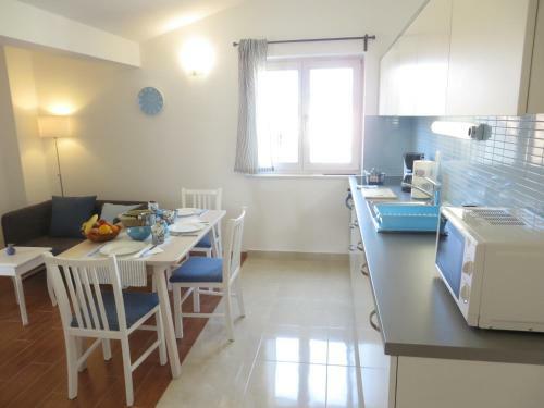 Filipovic Apartments With Pool