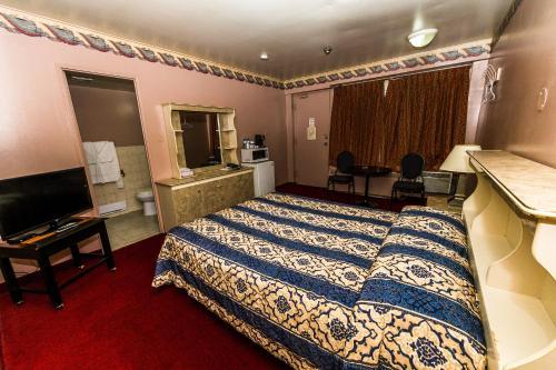 New Plaza Motel