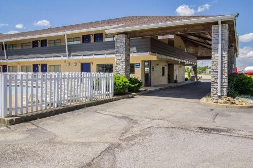 Hotel Motel 6 Ashland
