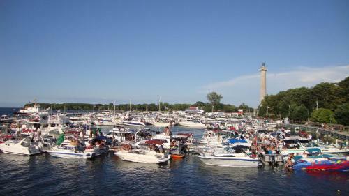 Island Club #106