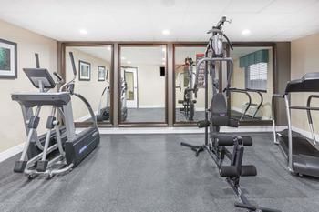 Hotel Baymont Inn & Suites Midland Center