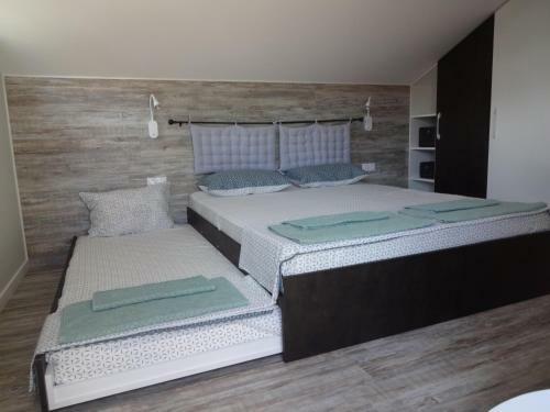 Two-bedroom Apartment With Garden