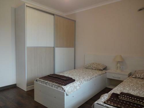 Two-bedroom Apartment With Garden