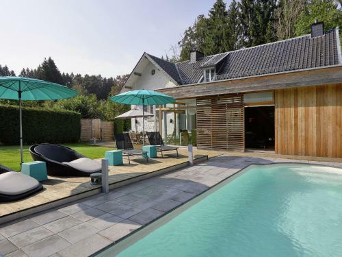 Villa White