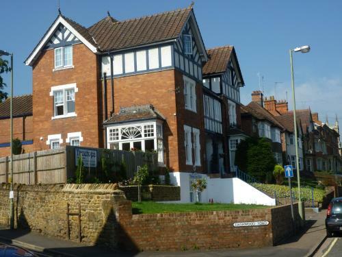 Hostal Treetops Guest House