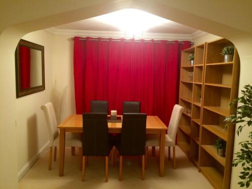 Quarters - Harcourt House Apartment